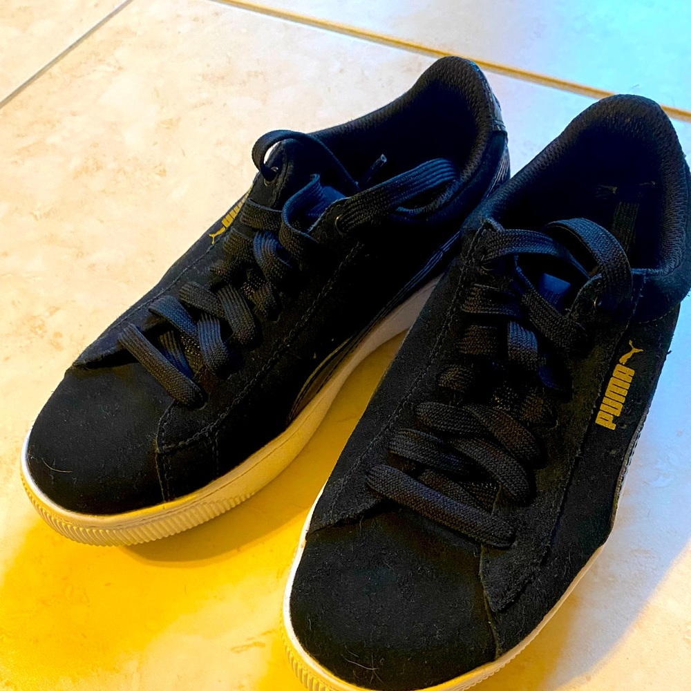 Puma black sneaker for women